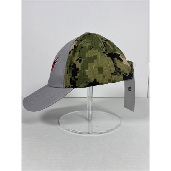 7.62 Design Washington Capitals Gray Camo Baseball Hat -Salute to Service NWT - Picture 3 of 7